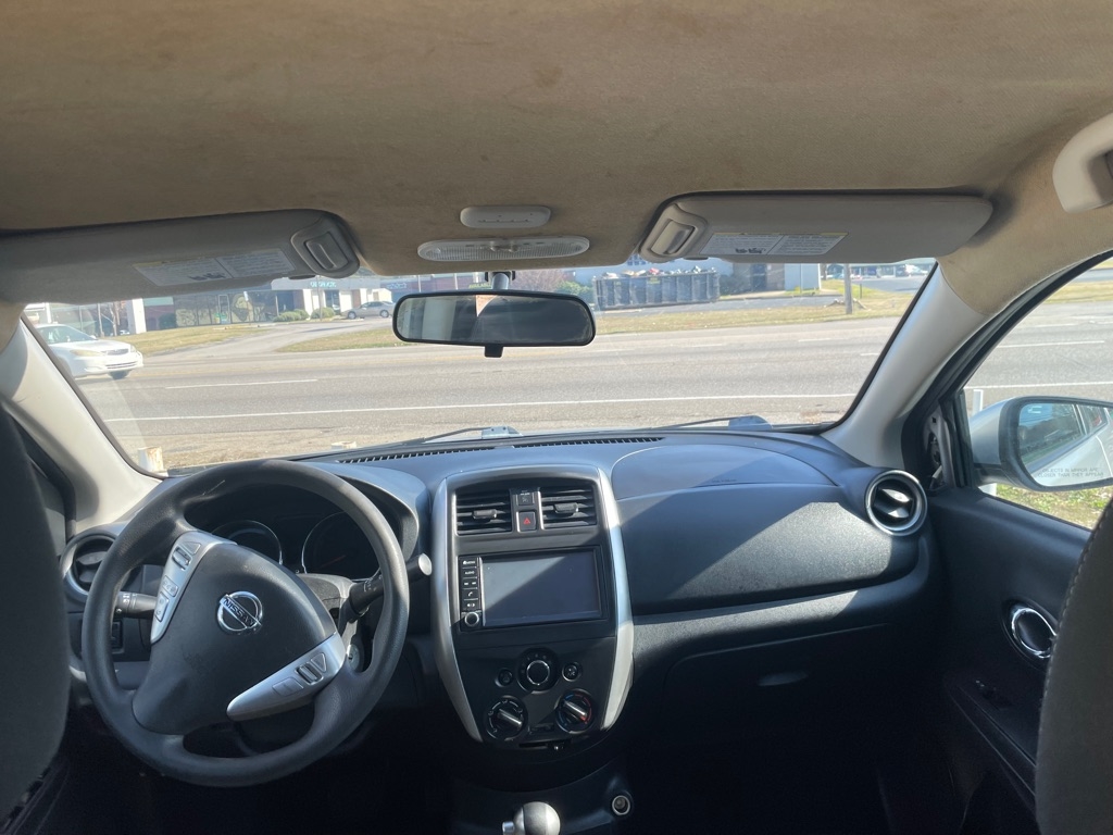 Nissan Versa 1.6 S 5M 2019