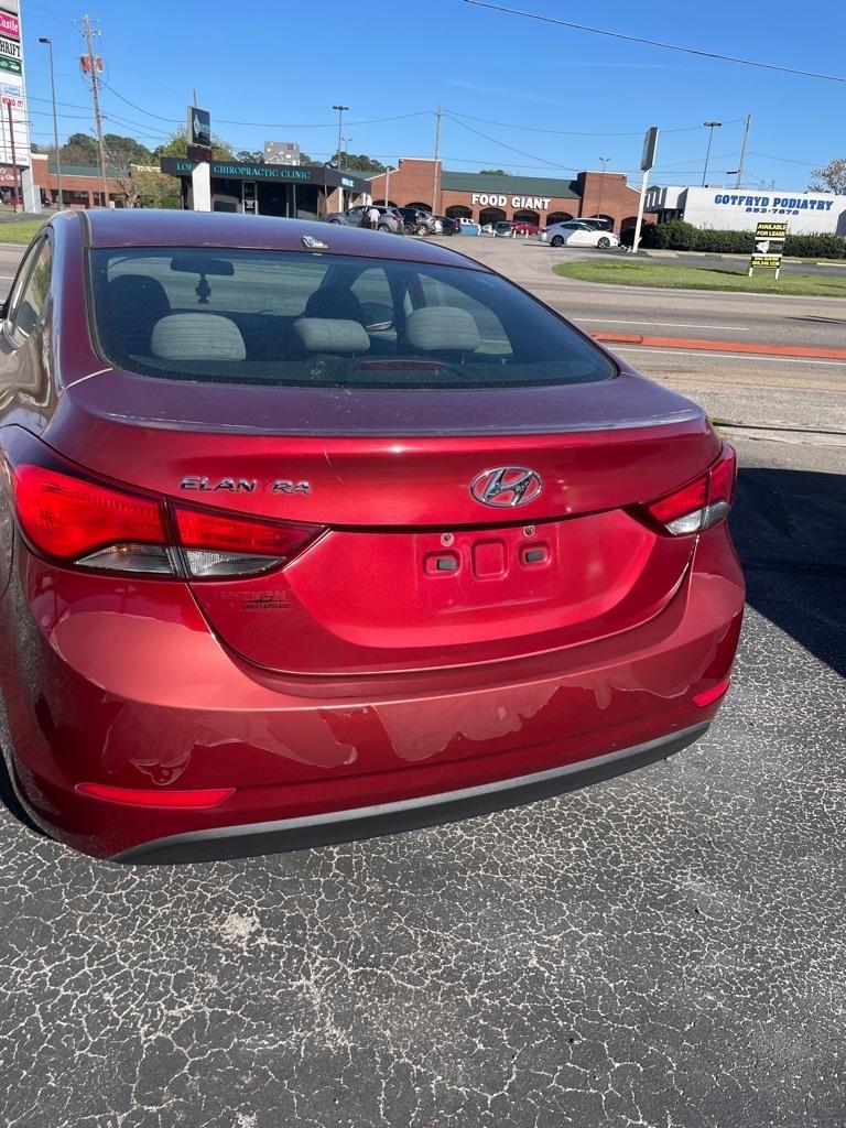 Hyundai Elantra SE 6AT 2015