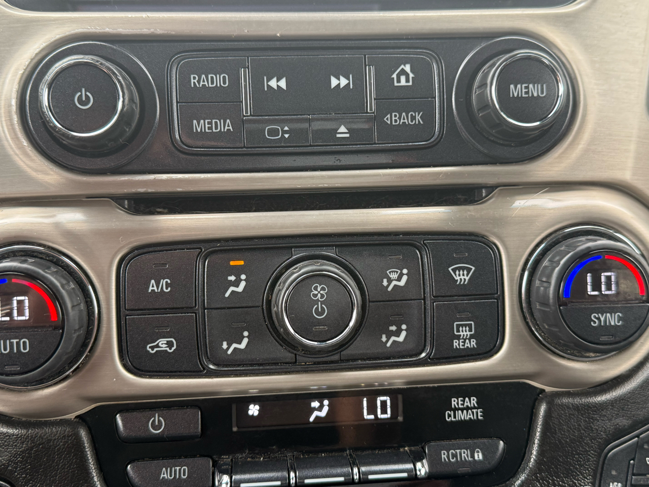 GMC Yukon Denali 4WD 2015 GMC Yukon Denali 4WD 2015