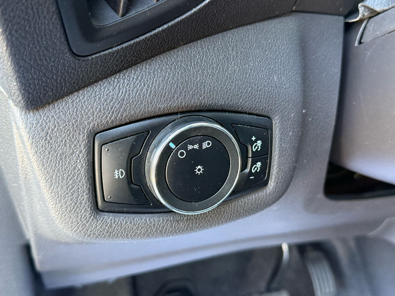2015 Ford Transit Connect XLT photo 14