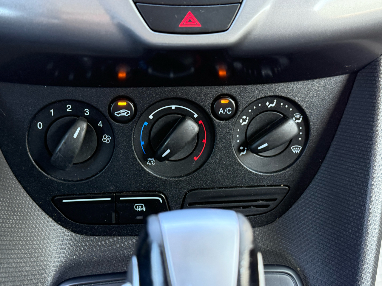 2015 Ford Transit Connect XLT photo 20