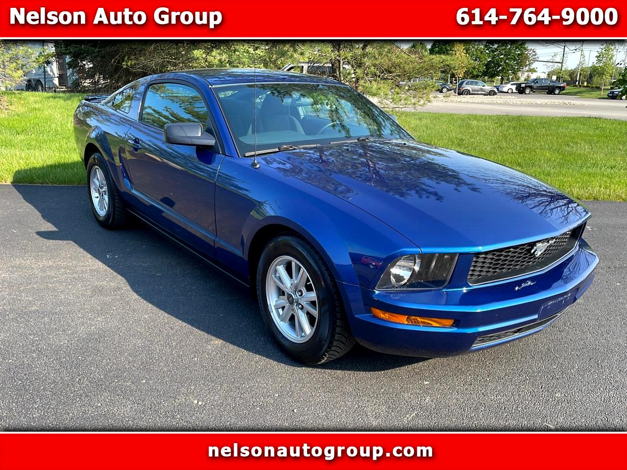Ford Mustang V6 Deluxe Coupe 2007
