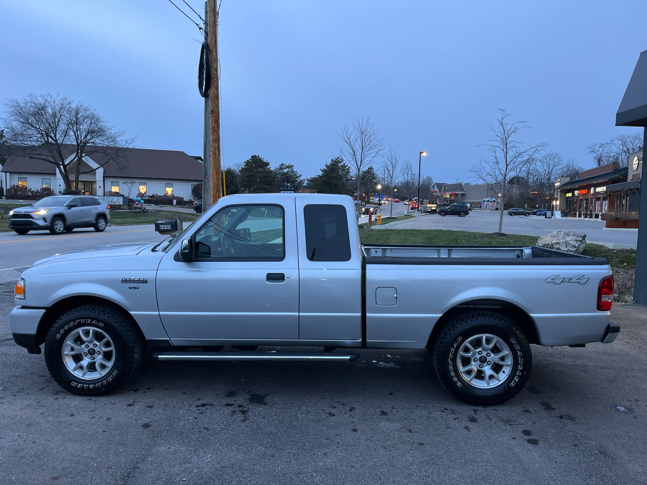 Ford Ranger Supercab 126" WB XLT 4WD 2011