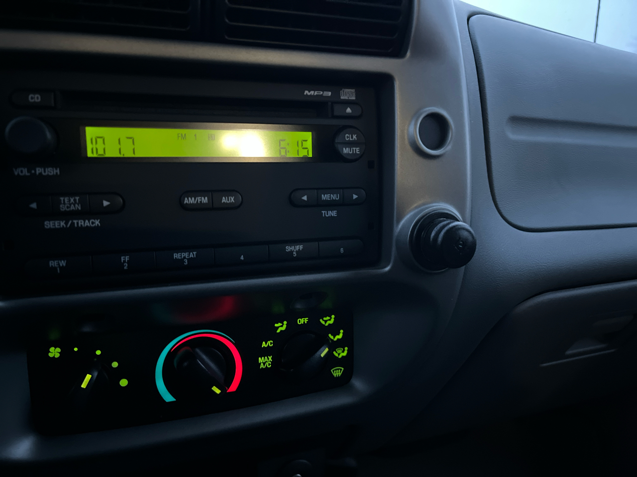 Ford Ranger Supercab 126" WB XLT 4WD 2011