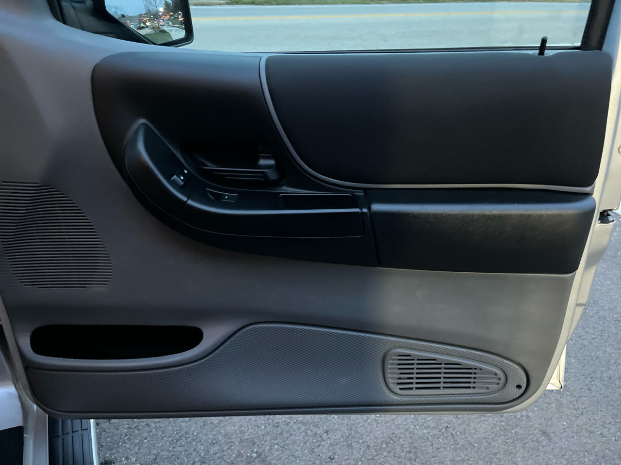 Ford Ranger Supercab 126" WB XLT 4WD 2011