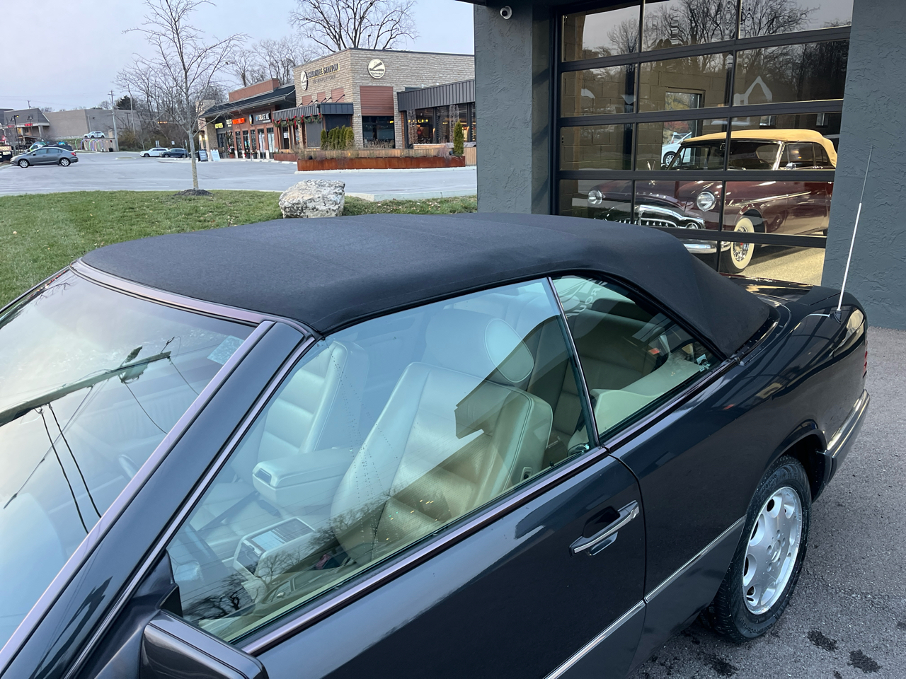 Mercedes-Benz E-Class E320 Cabriolet 1995