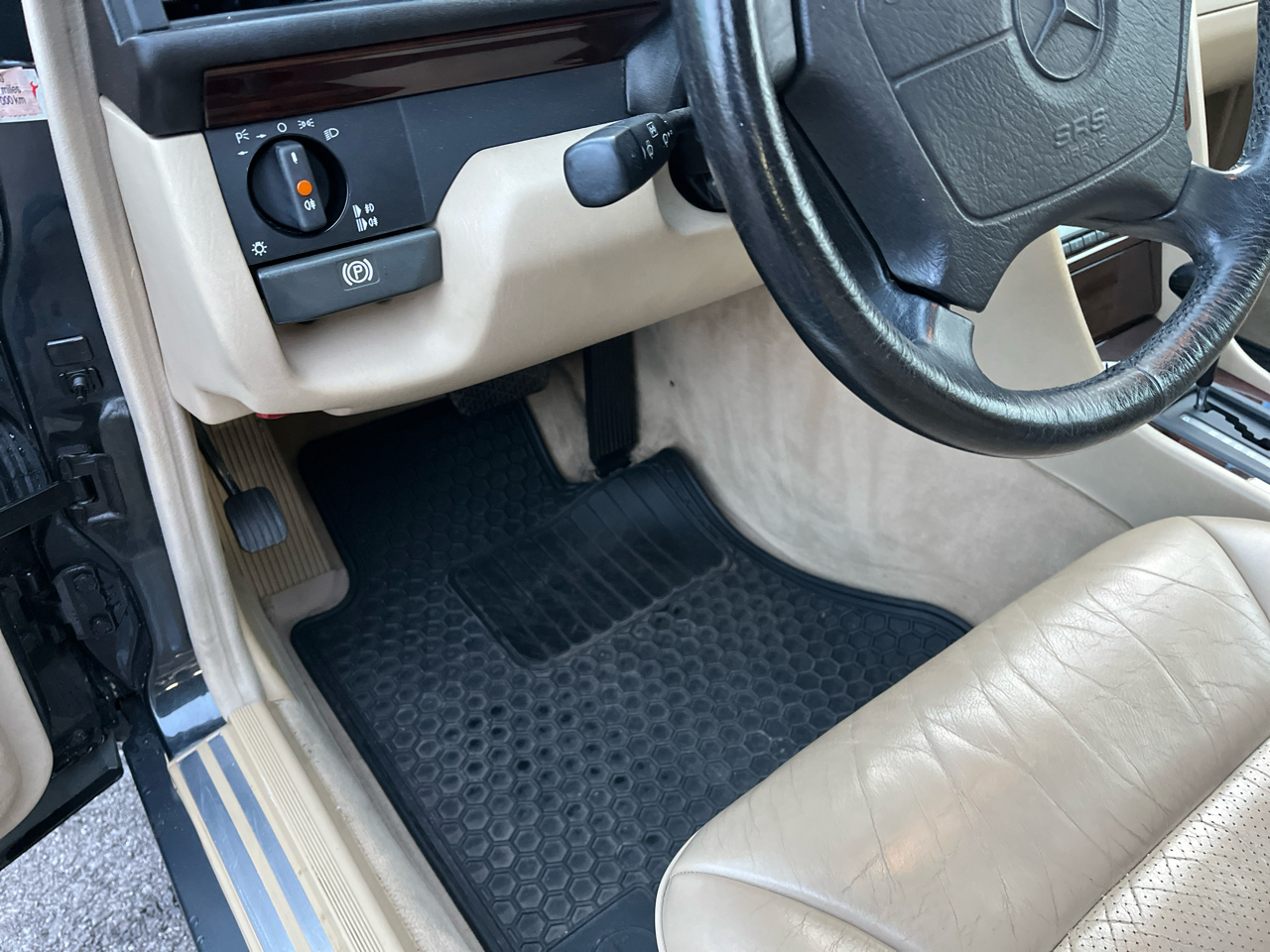 Mercedes-Benz E-Class E320 Cabriolet 1995