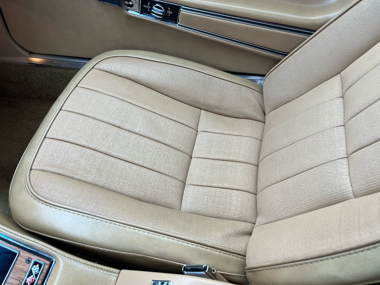 Chevrolet Corvette 2D Coupe 1974