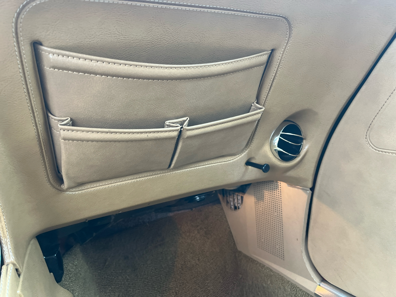 Chevrolet Corvette 2D Coupe 1974