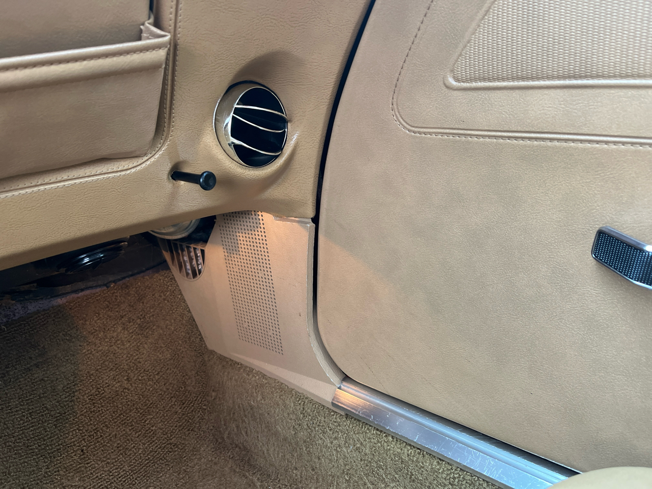 Chevrolet Corvette 2D Coupe 1974