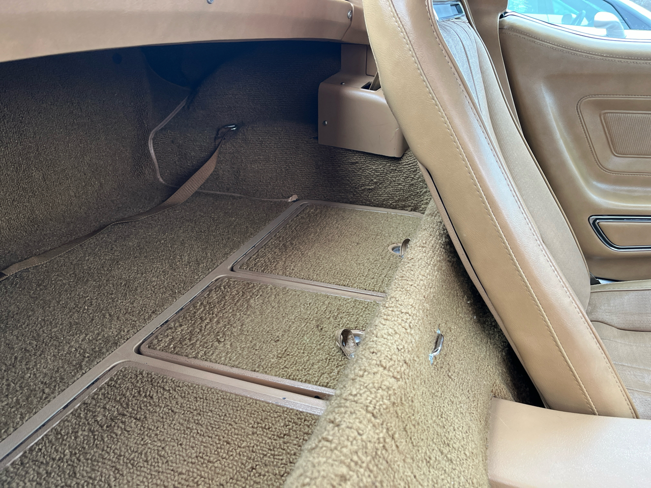 Chevrolet Corvette 2D Coupe 1974