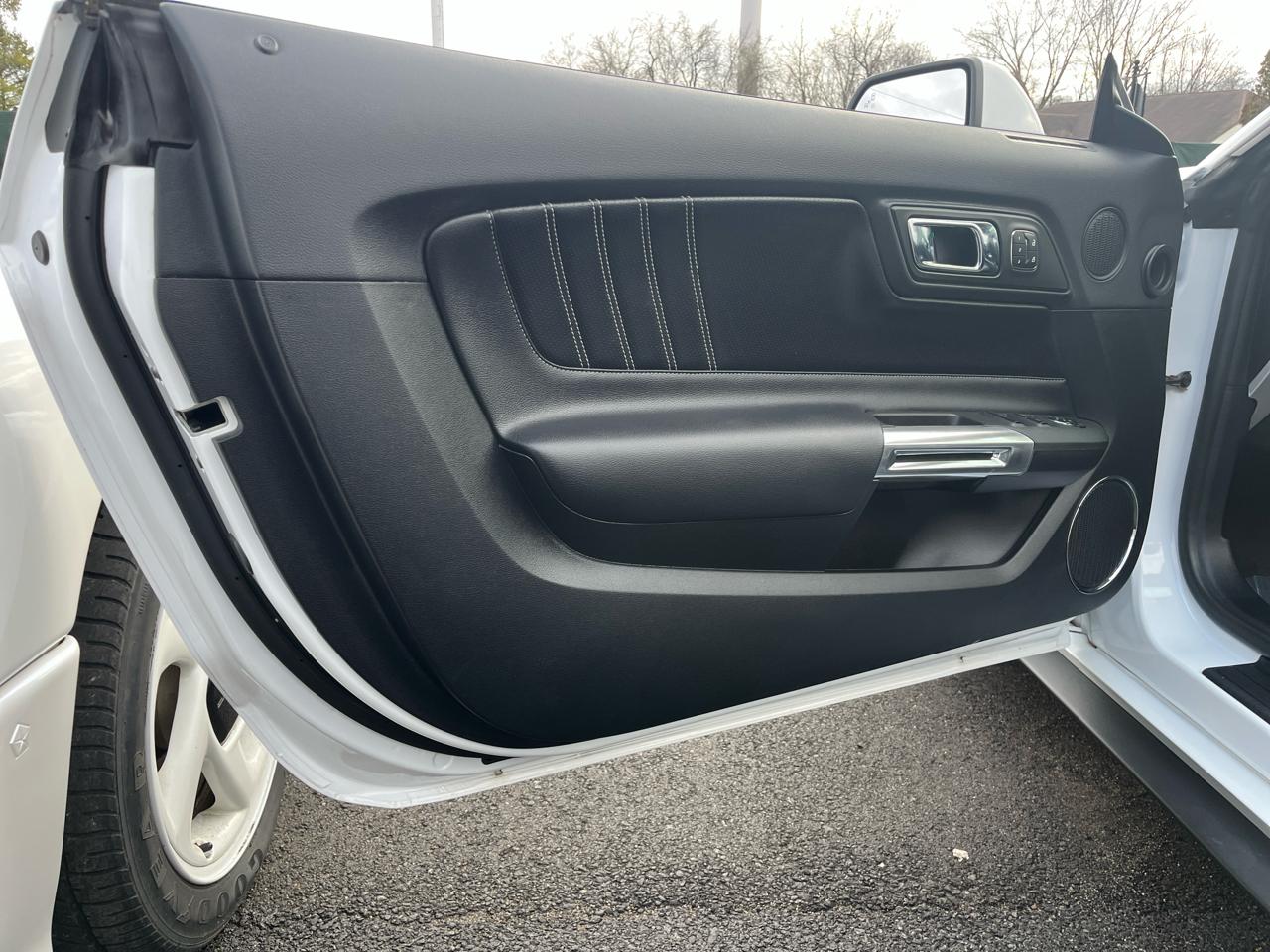 Ford Mustang GT convertible 2016