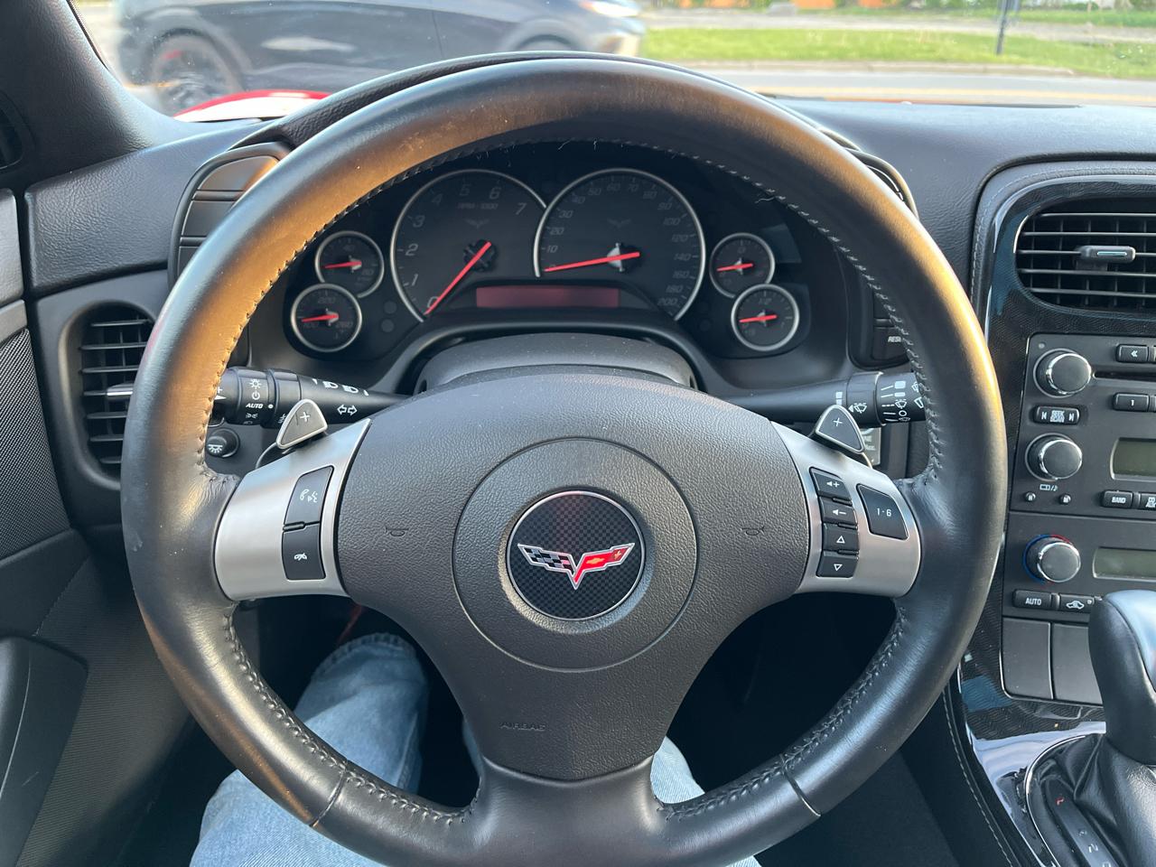 Chevrolet Corvette 2dr Cpe w/2LT 2011