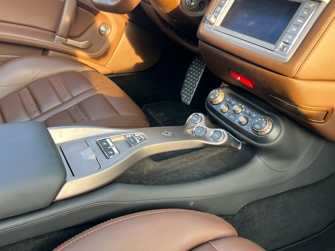 Ferrari California Convertible GT 2011