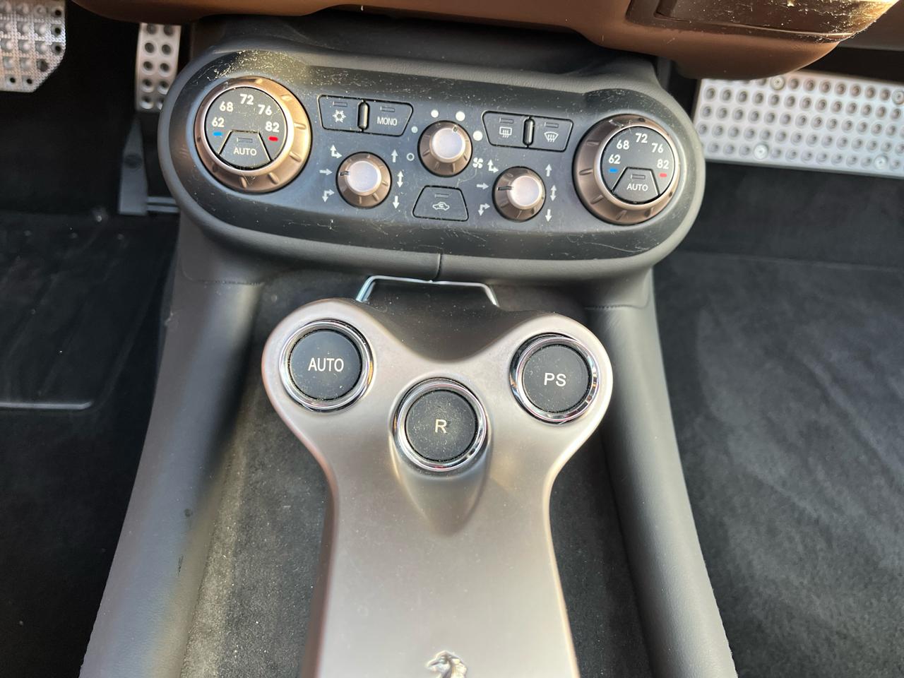 Ferrari California Convertible GT 2011