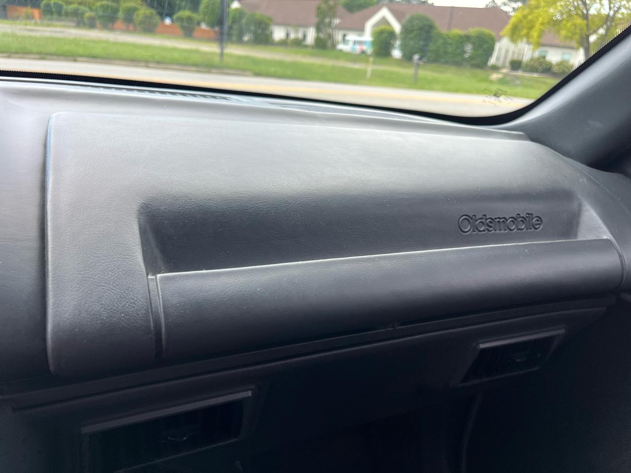 Oldsmobile Cutlass Supreme  1993
