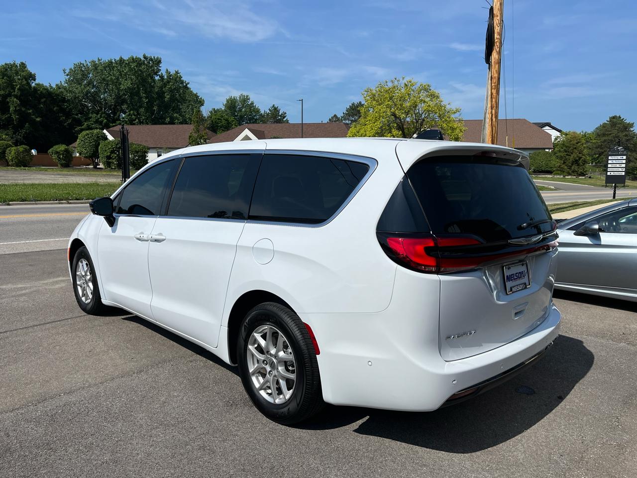 Chrysler Pacifica Touring L 2024