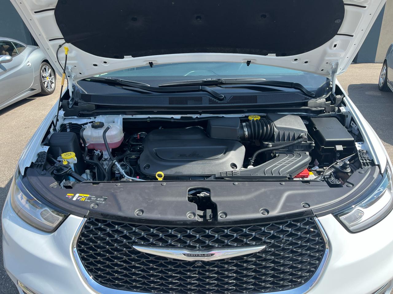 Chrysler Pacifica Touring L 2024