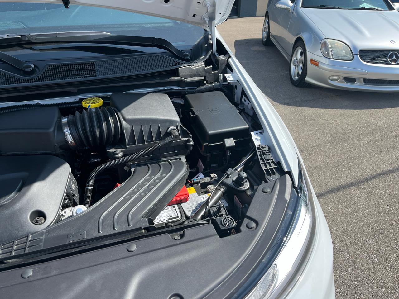 Chrysler Pacifica Touring L 2024
