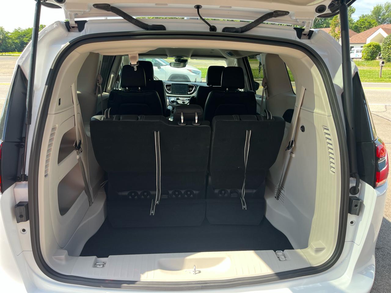 Chrysler Pacifica Touring L 2024