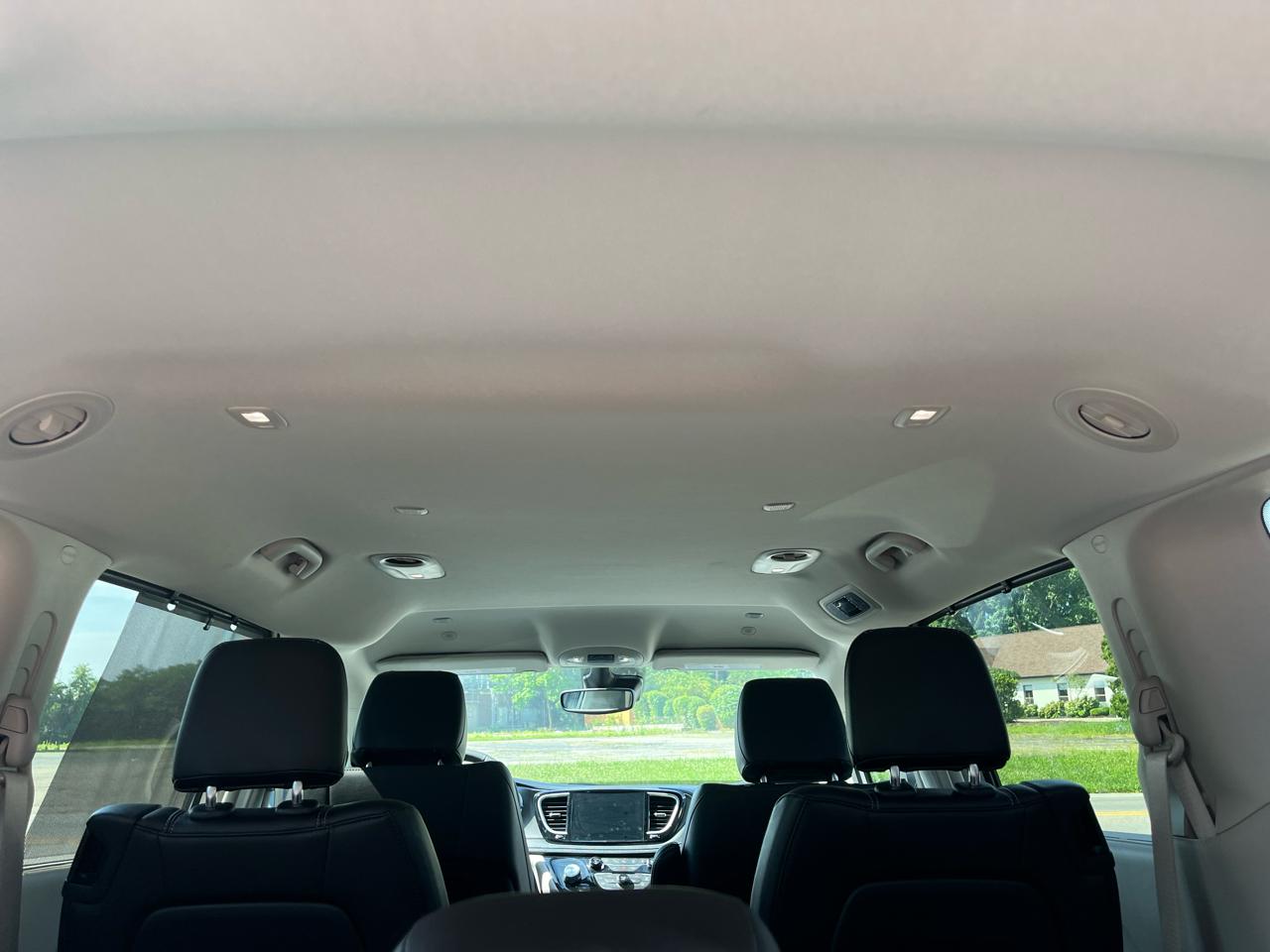 Chrysler Pacifica Touring L 2024
