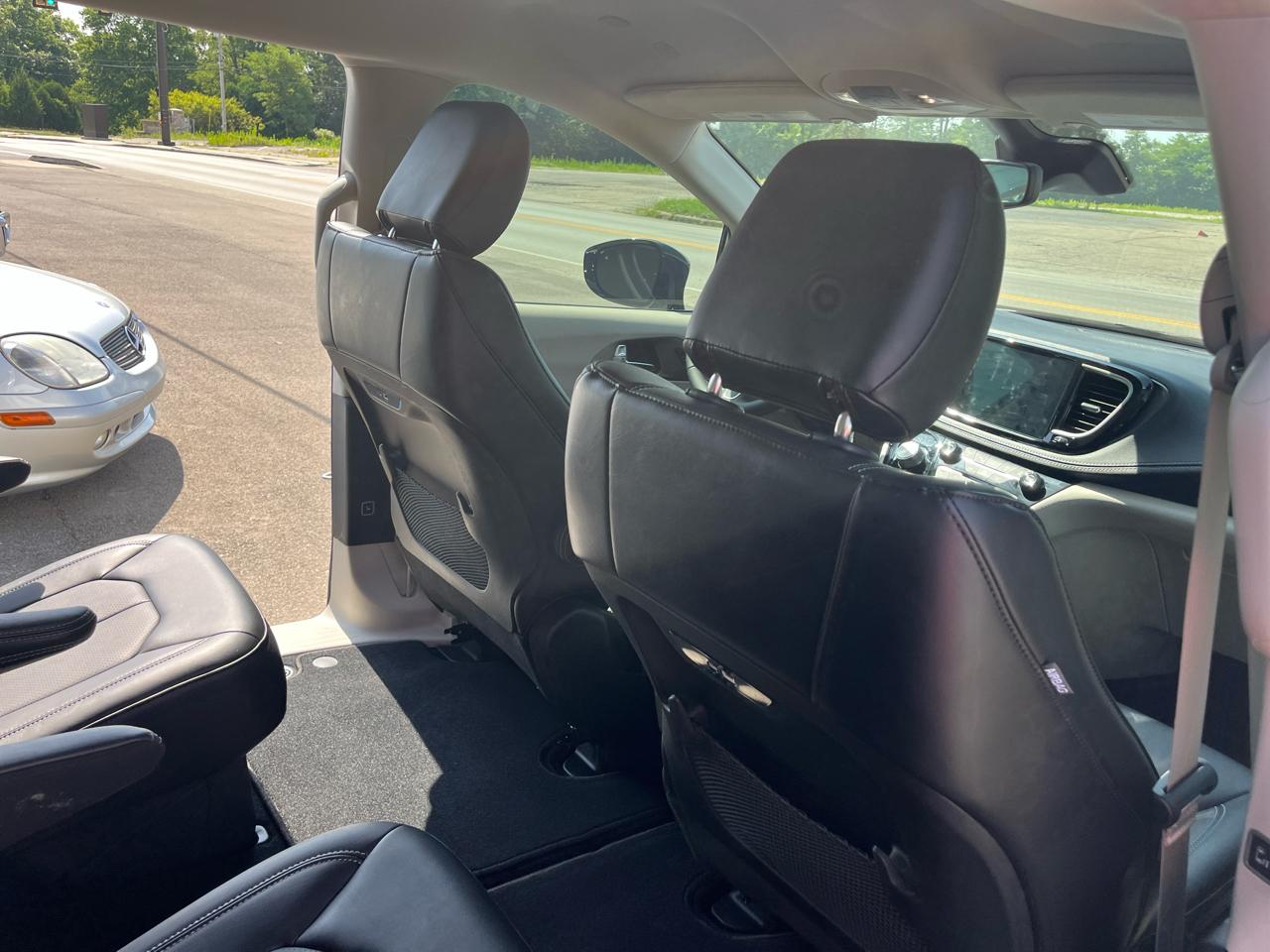 Chrysler Pacifica Touring L 2024