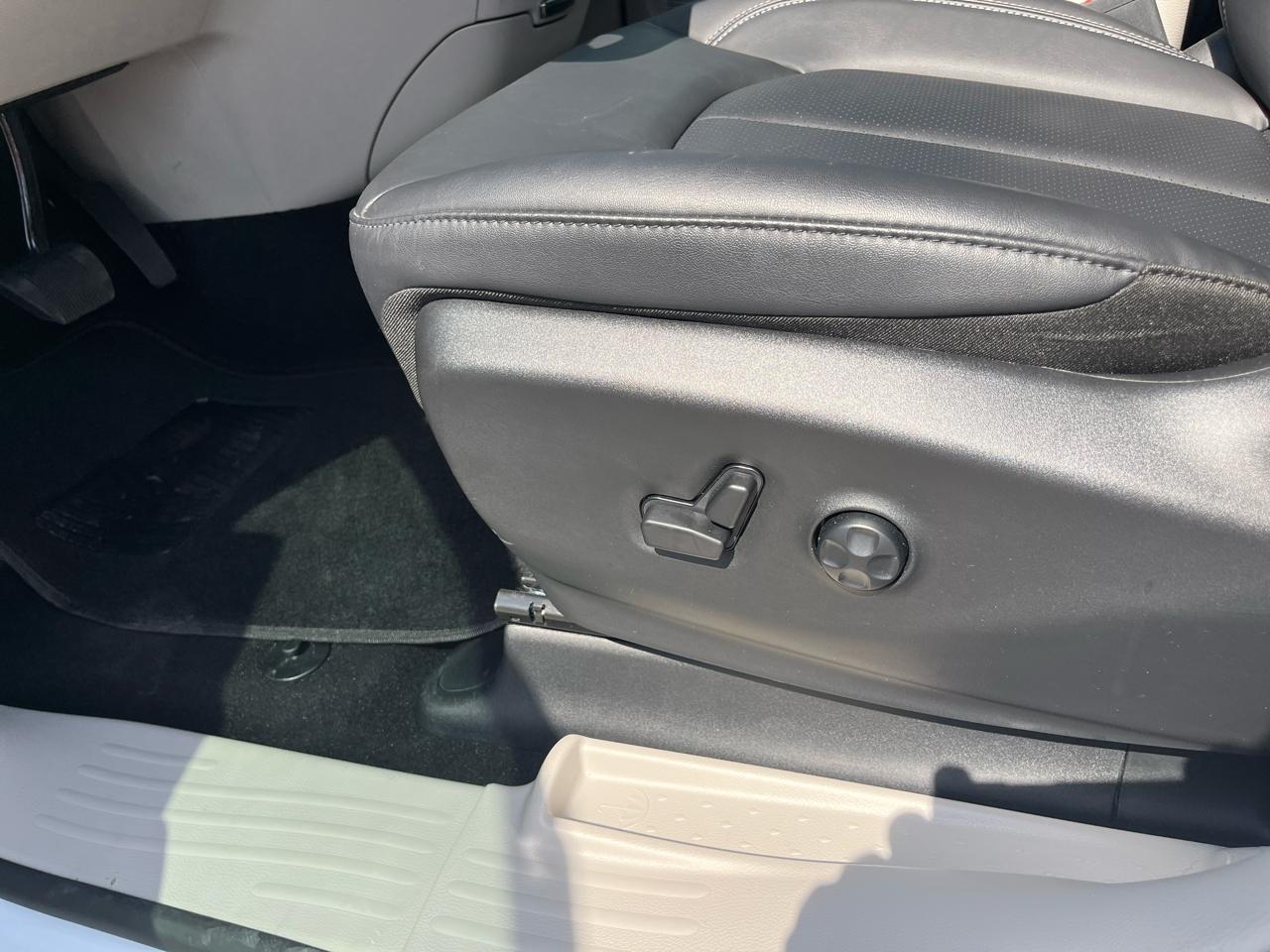 Chrysler Pacifica Touring L 2024