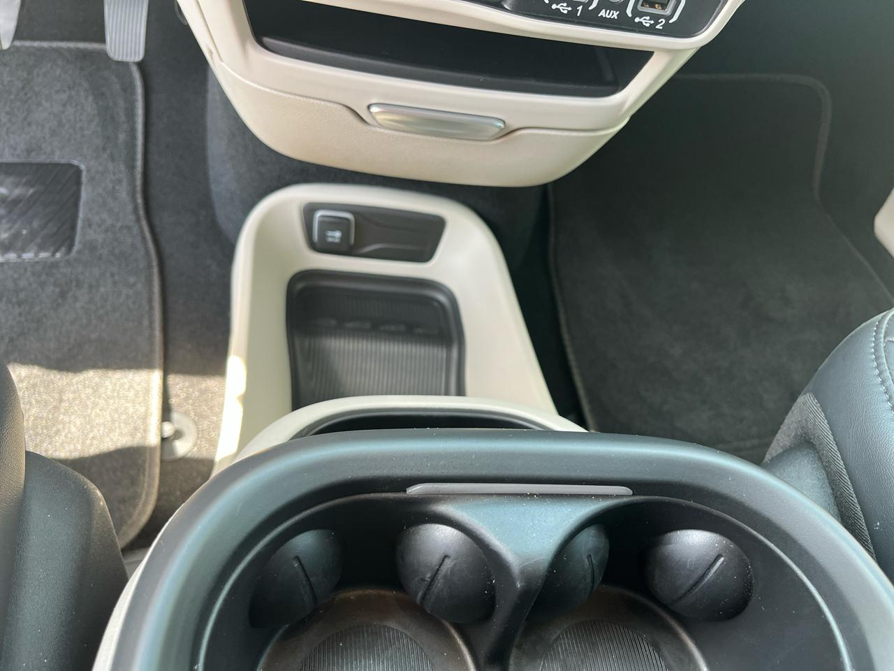 Chrysler Pacifica Touring L 2024