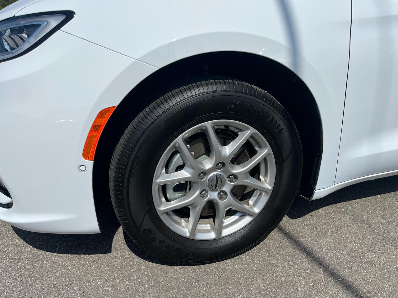 Chrysler Pacifica Touring L 2024