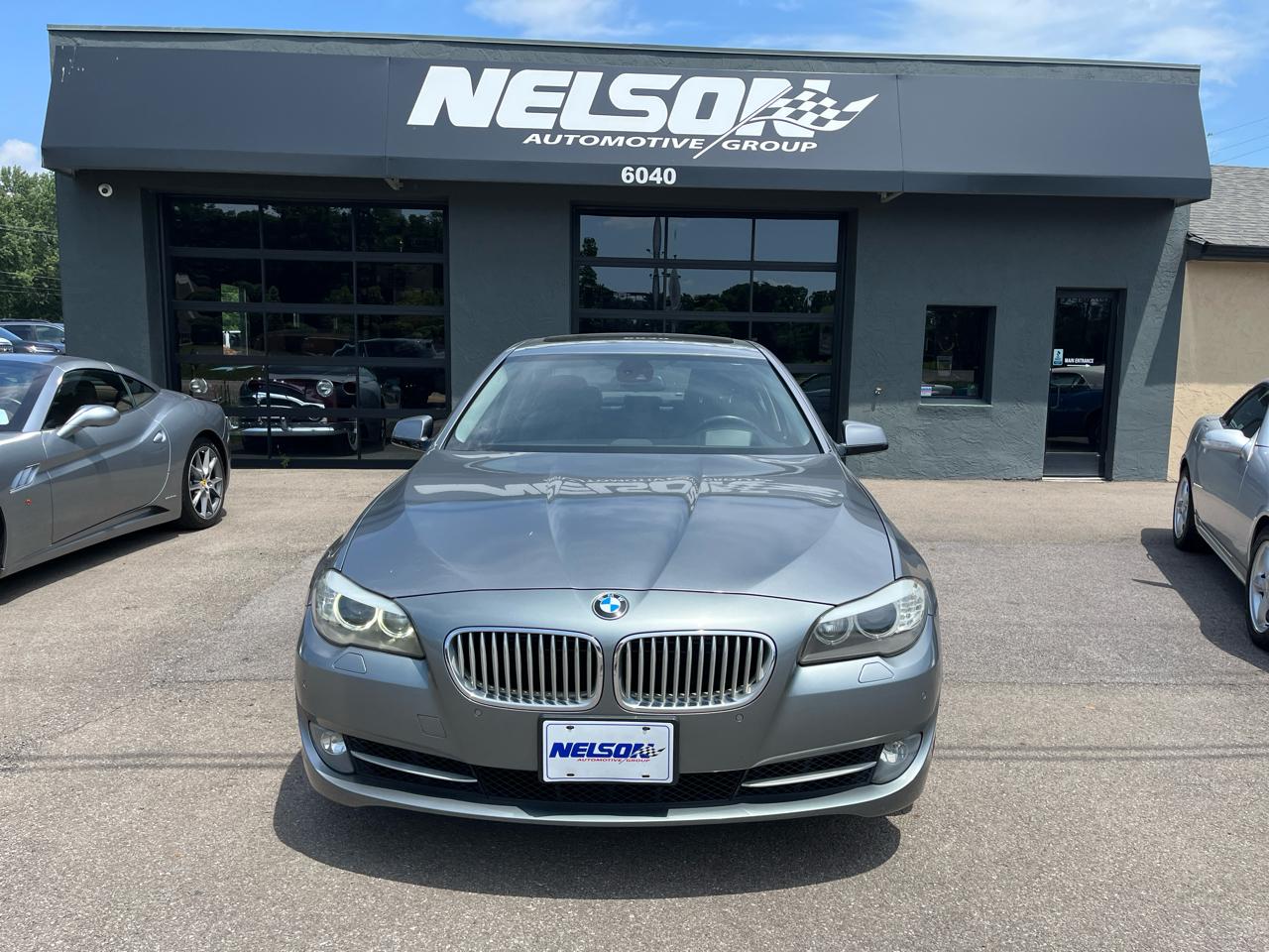 BMW 5-Series 550i 2011