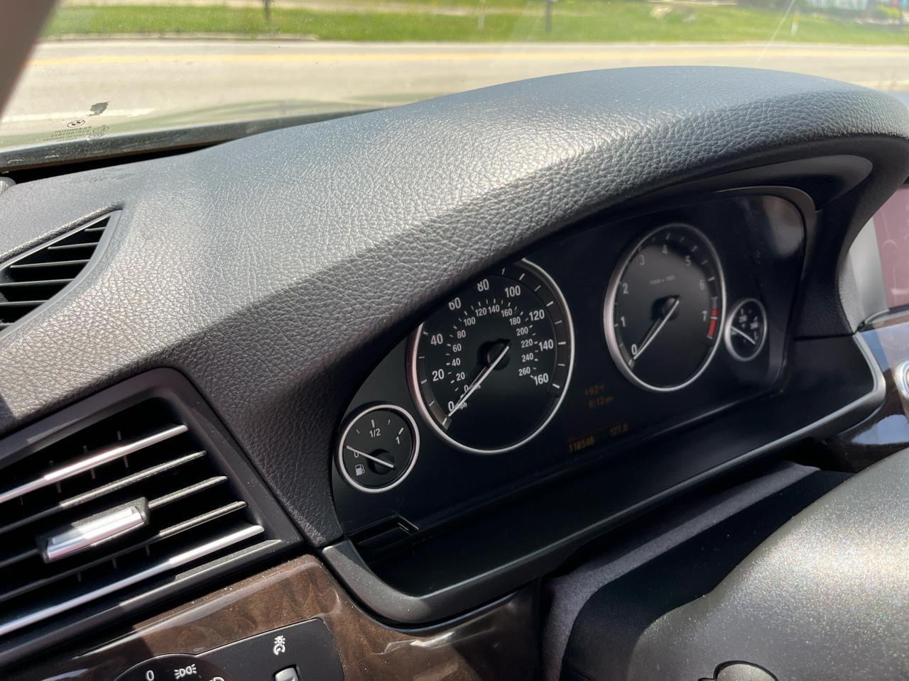 BMW 5-Series 550i 2011