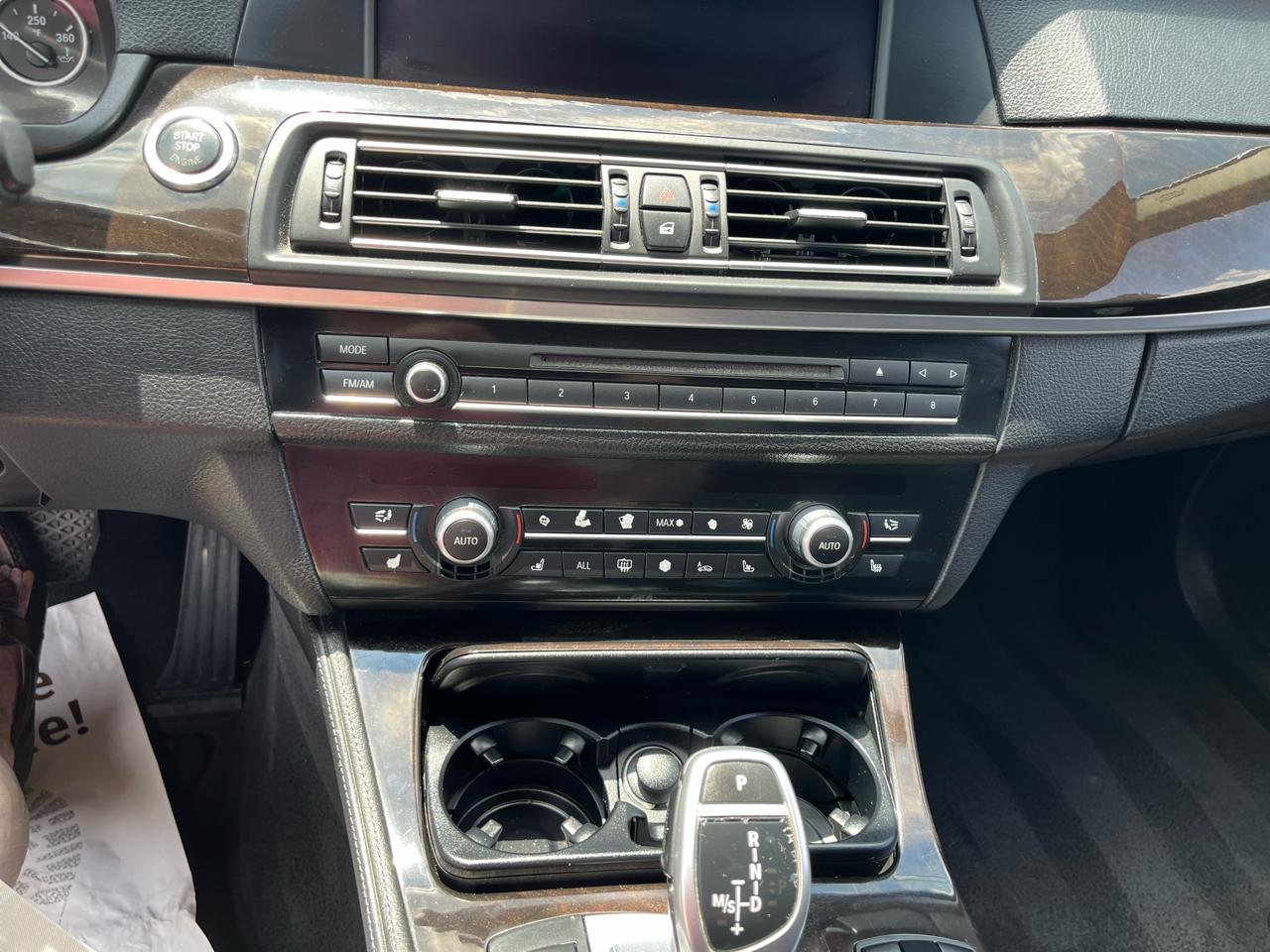 BMW 5-Series 550i 2011