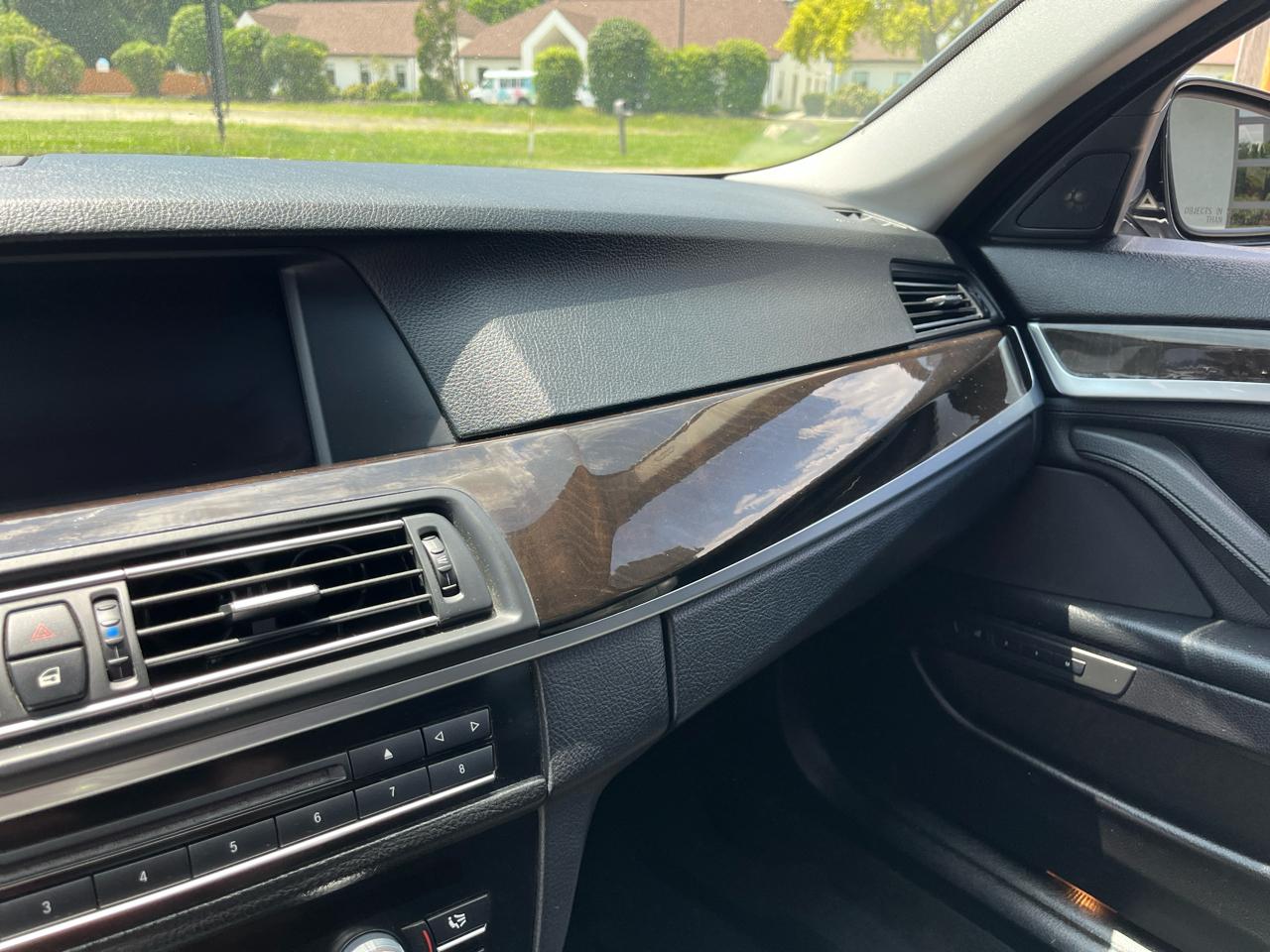 BMW 5-Series 550i 2011