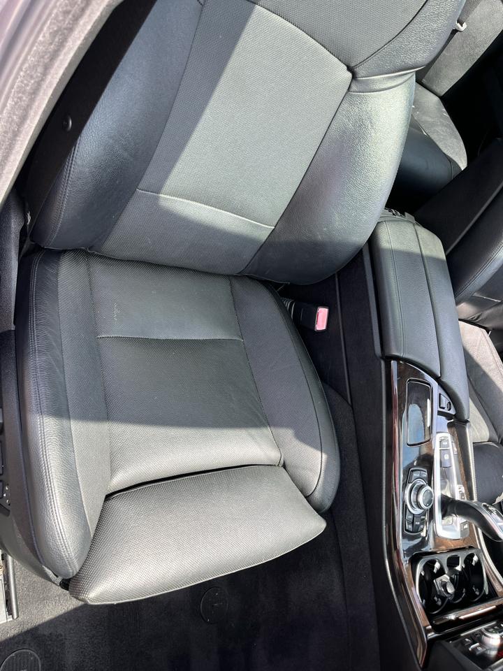 BMW 5-Series 550i 2011