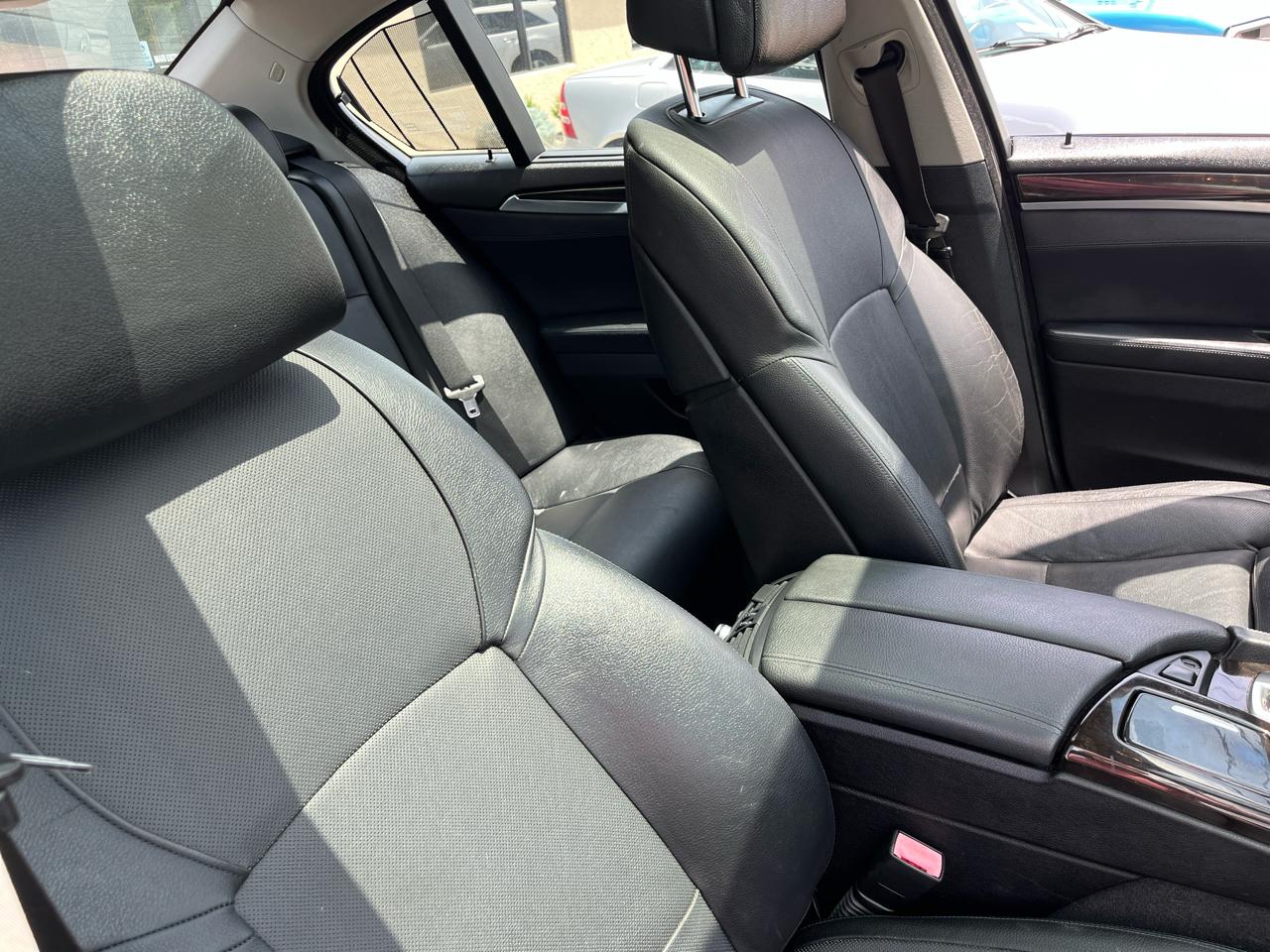 BMW 5-Series 550i 2011