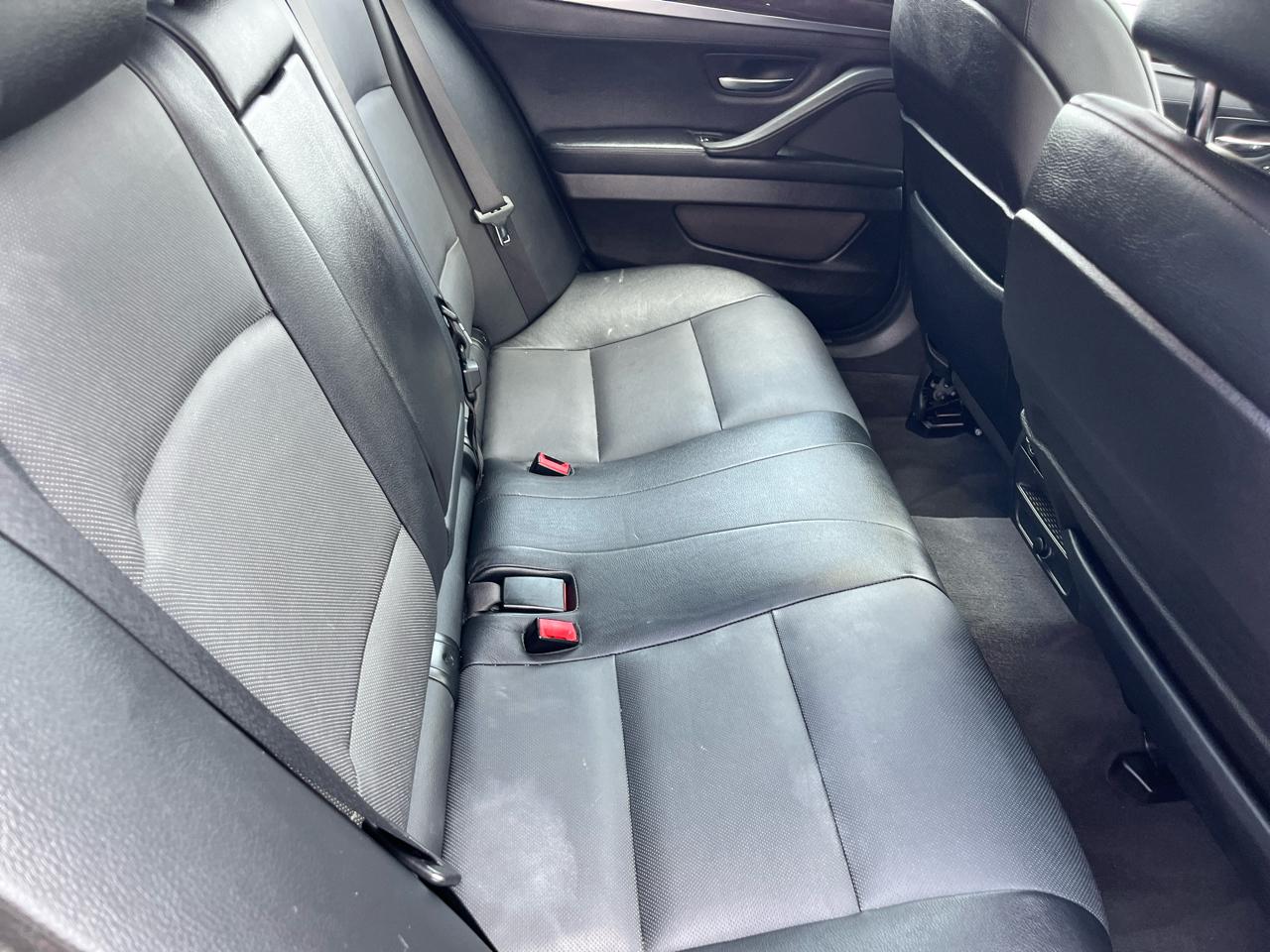 BMW 5-Series 550i 2011