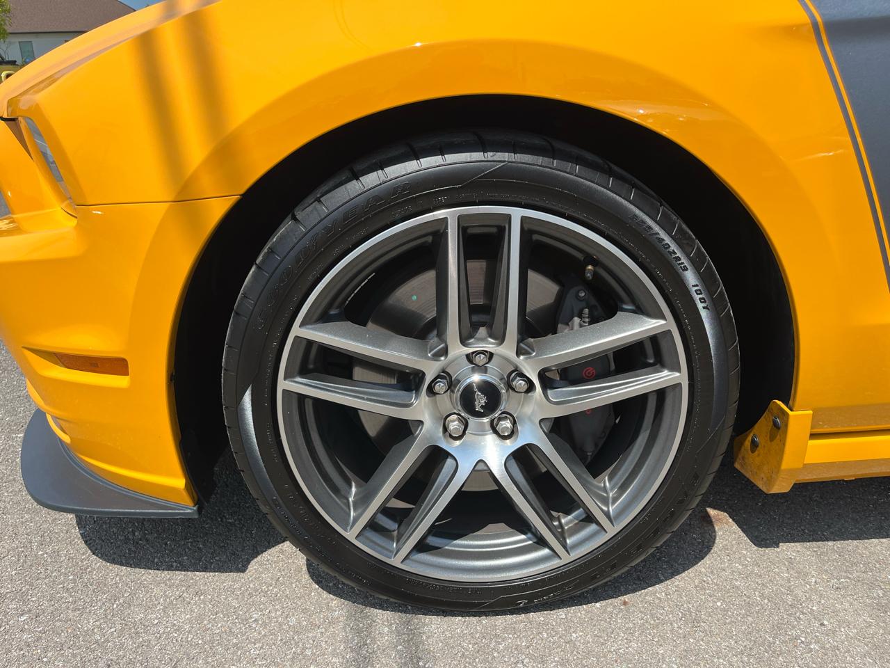 Ford Mustang  2013