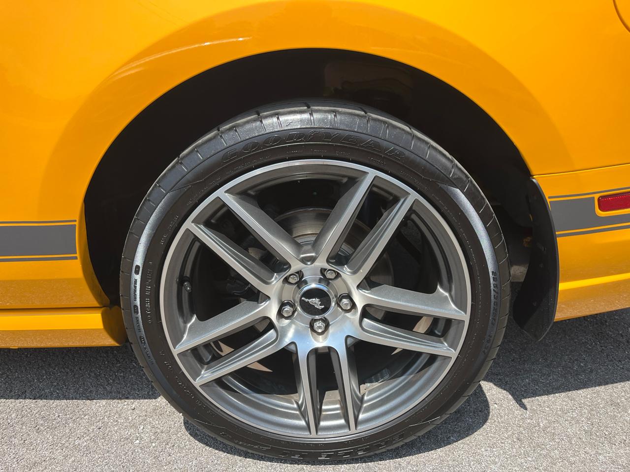 Ford Mustang  2013