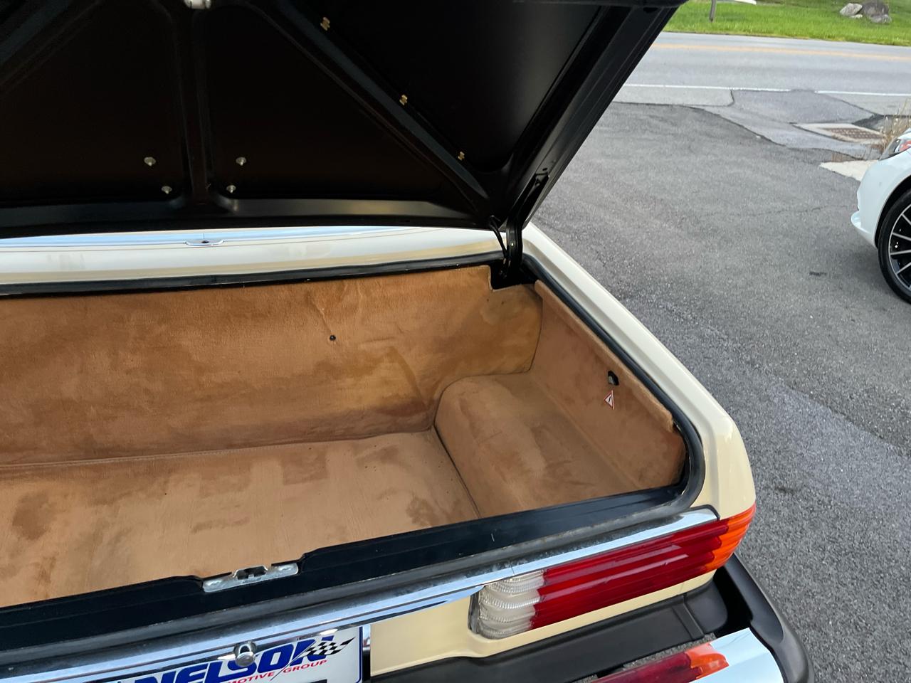 Mercedes-Benz 380 SL 1982