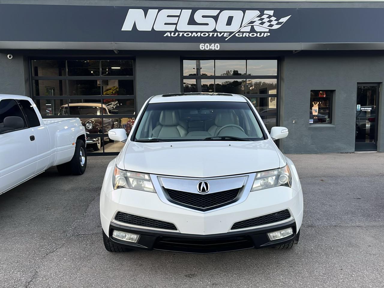 Acura MDX photo 2