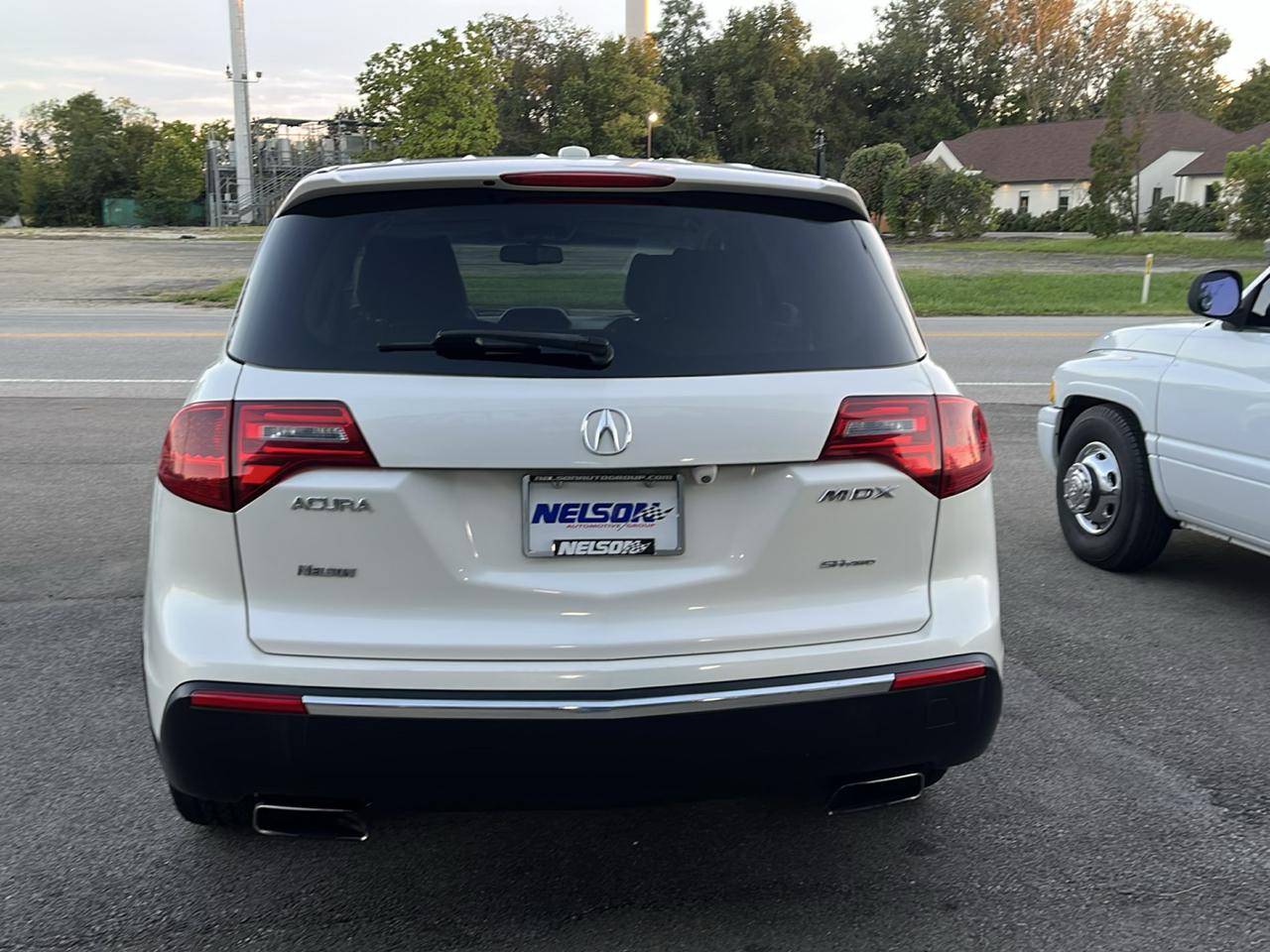 Acura MDX photo 8