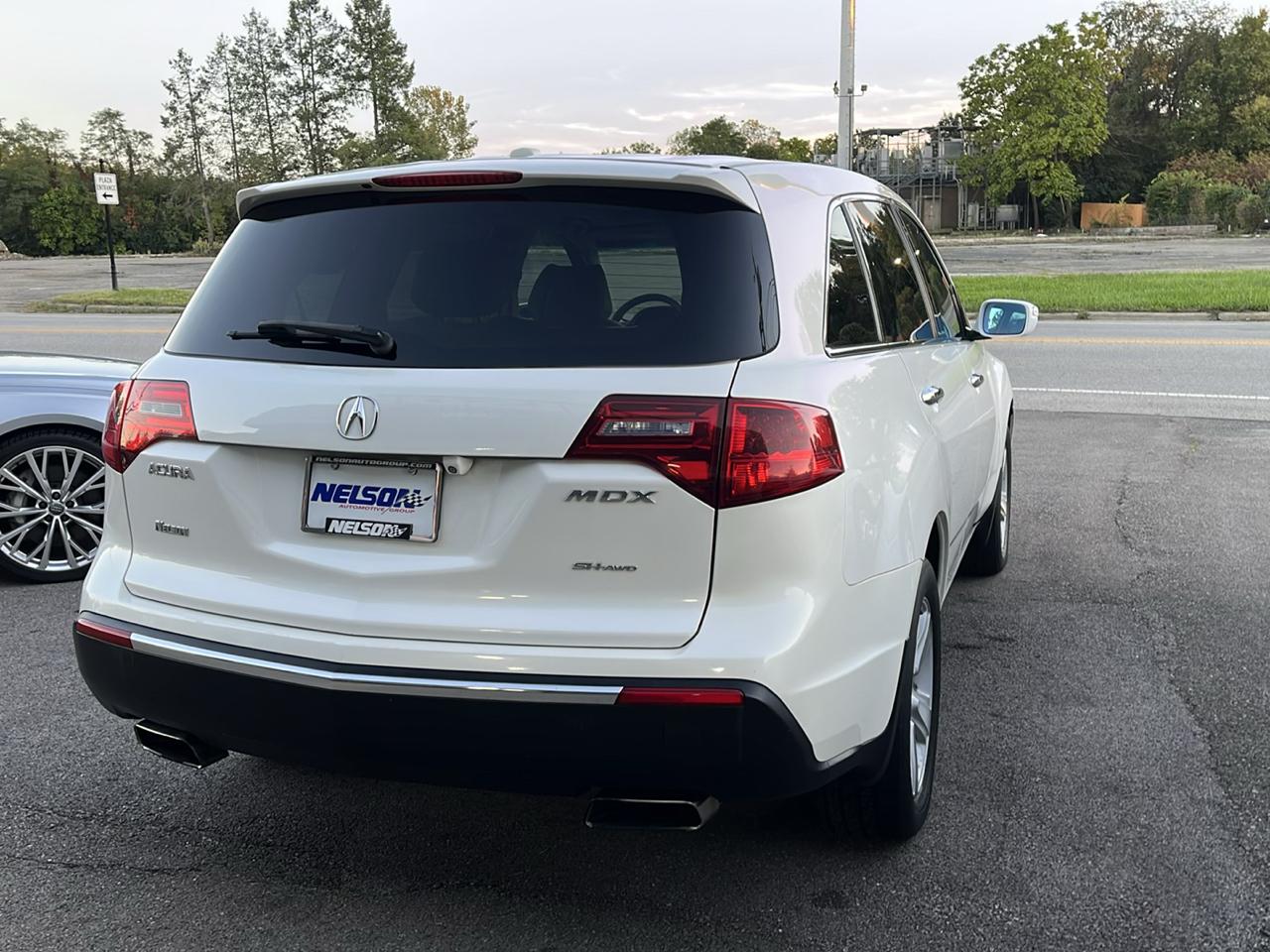Acura MDX photo 9