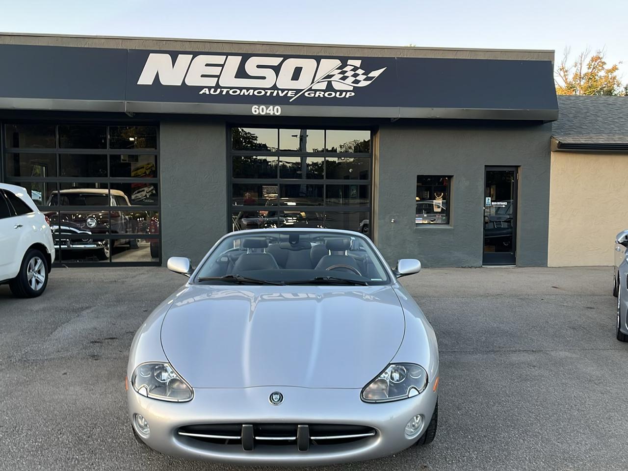 Jaguar XK-Series photo 2