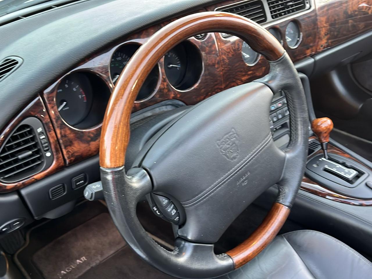 Jaguar XK-Series photo 57