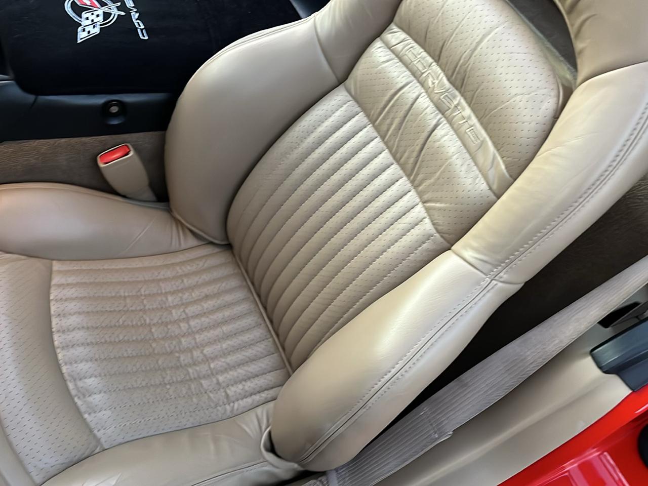Chevrolet Corvette Coupe 2000