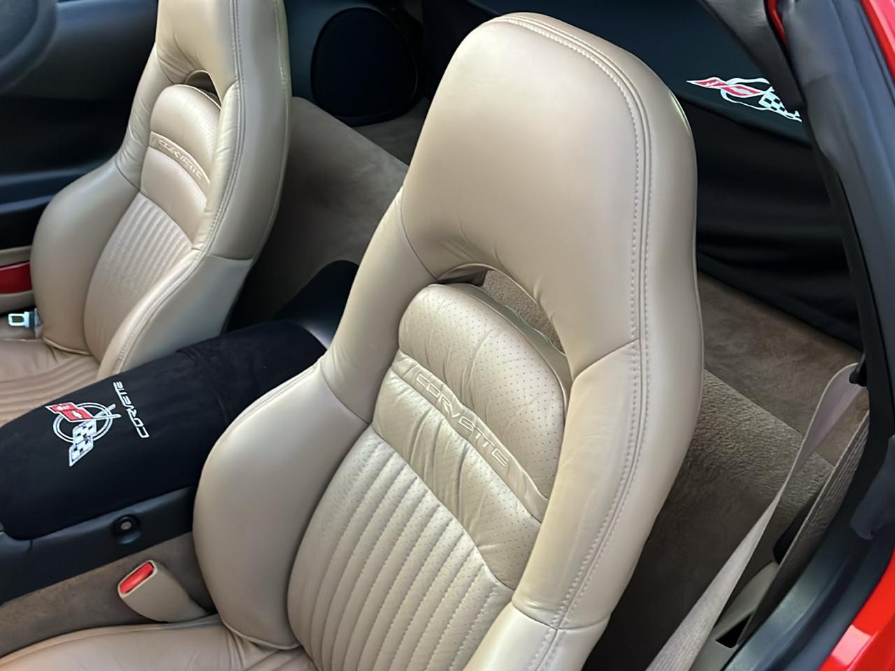 Chevrolet Corvette Coupe 2000