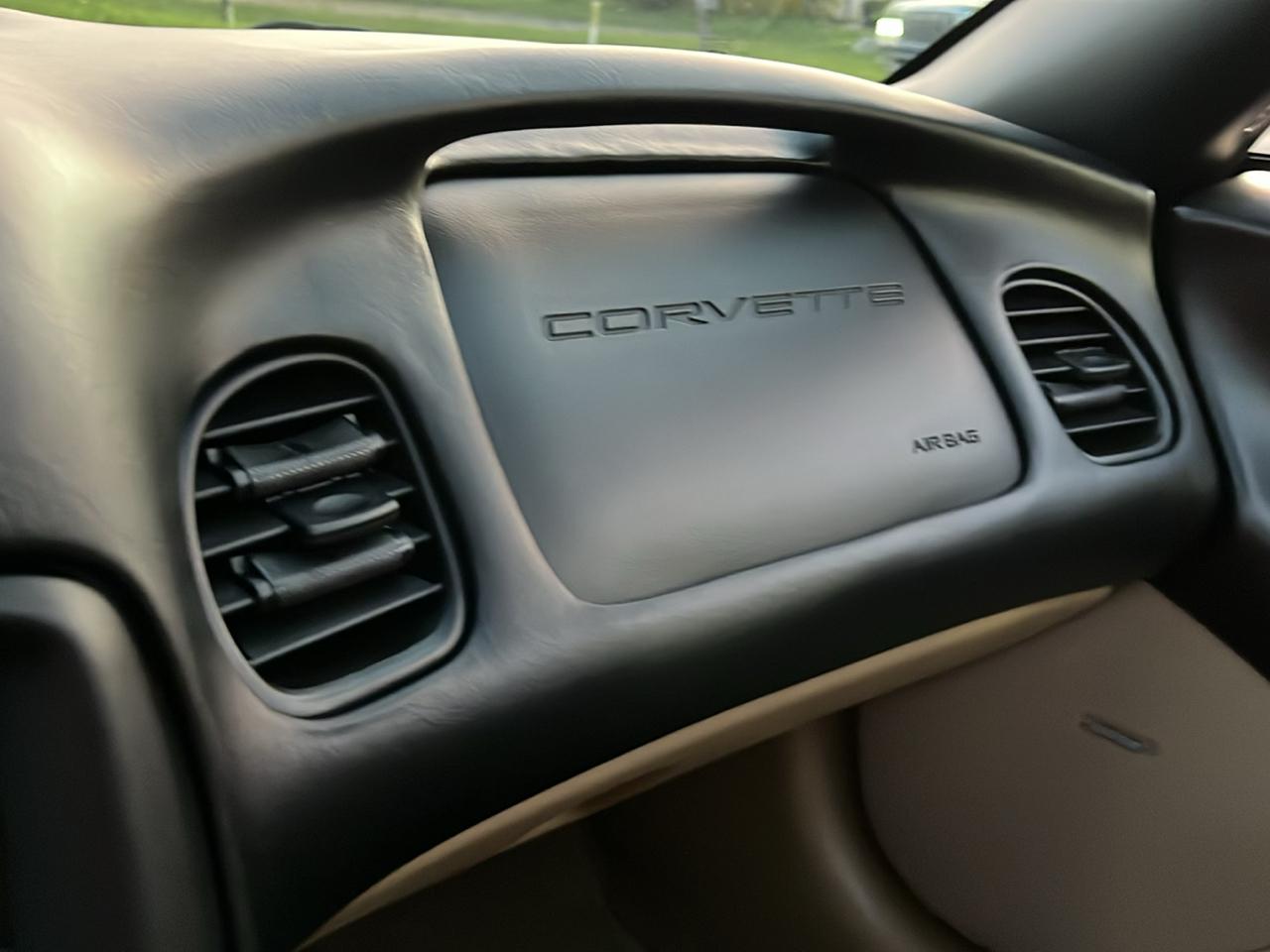 Chevrolet Corvette Coupe 2000