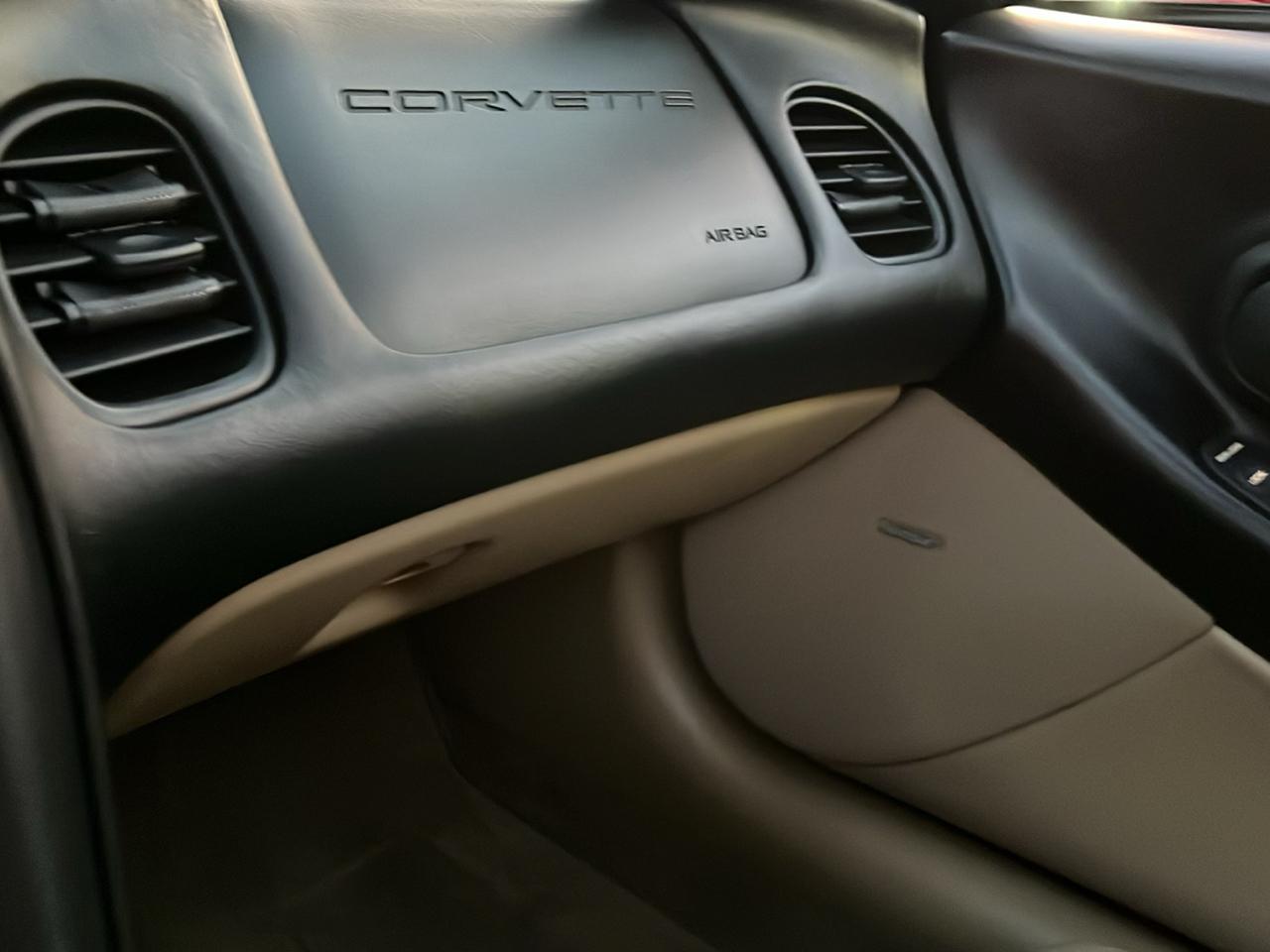 Chevrolet Corvette Coupe 2000