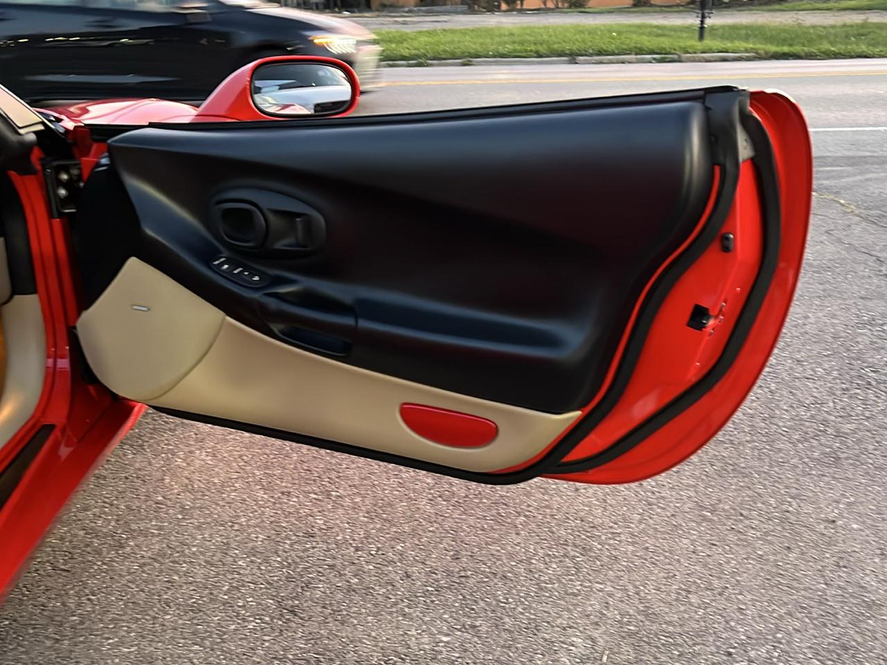 Chevrolet Corvette Coupe 2000