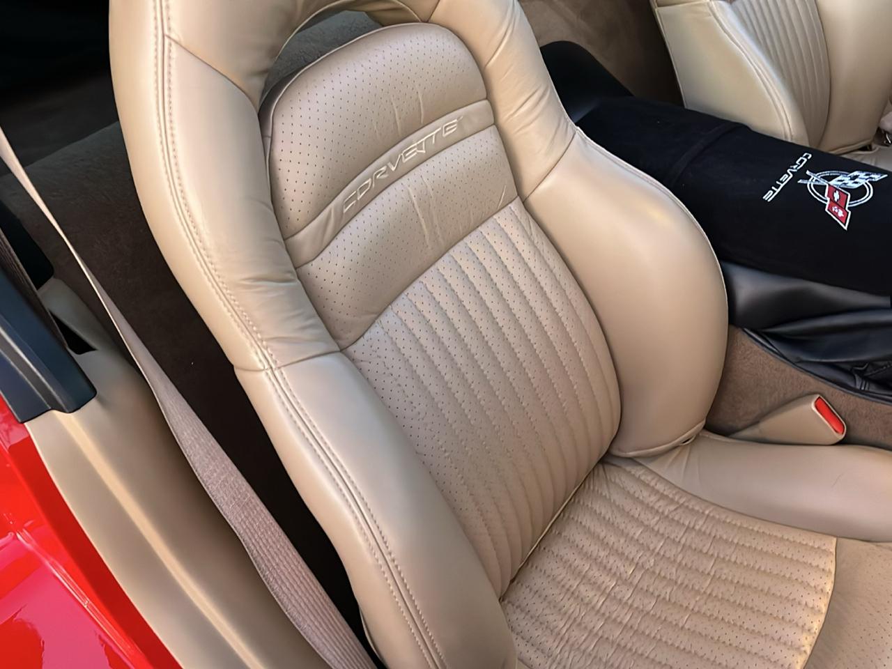 Chevrolet Corvette Coupe 2000
